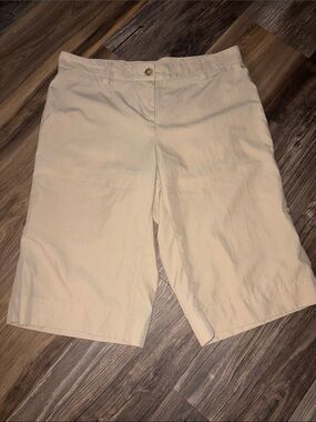 Weatherproof Women's Cream Bermuda Shorts Size 10  with Pockets 14" Inseam Ny Po